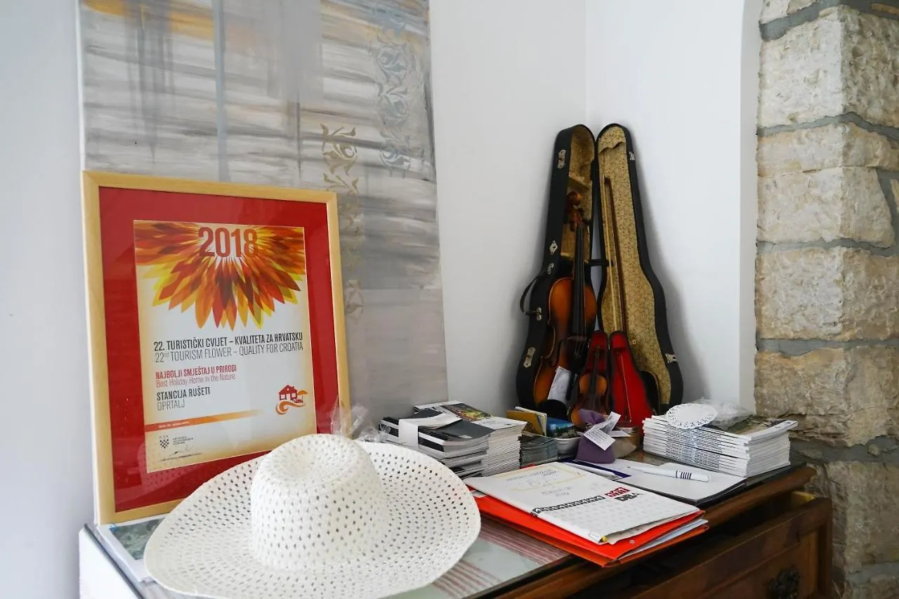 Stancija Ruseti Bed & Breakfast Oprtalj 5*,  Croatia